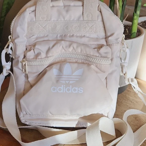 Adidas cream colored crossbody small bag - Picture 1 of 9